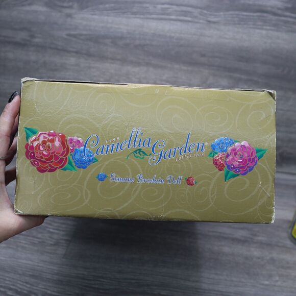 Vintage Camellia Garden Collection Porcelain Doll Stand Collectible 1999 - Picture 7 of 15